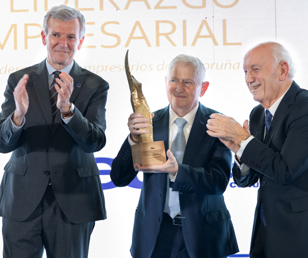 Entrega Premio | Cándido Hermida Momento de entrega: Premio Liderazgo Empresarial