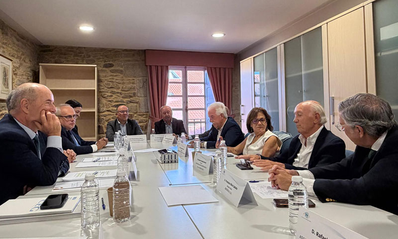 El presidente de la CEC asiste a un encuentro empresarial con representantes de la Confederación Canaria de Empresarios