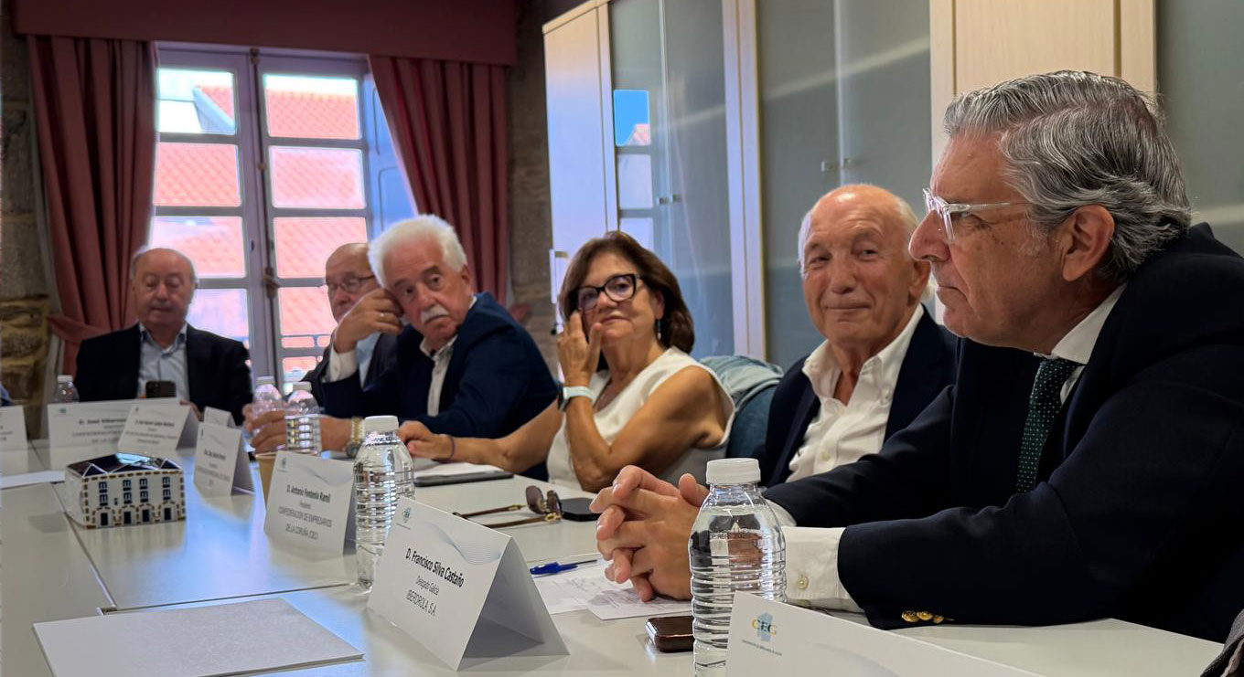 El presidente de la CEC asiste a un encuentro empresarial con representantes de la Confederación Canaria de Empresarios