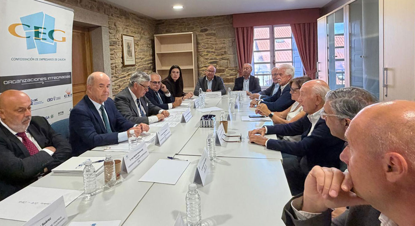 El presidente de la CEC asiste a un encuentro empresarial con representantes de la Confederación Canaria de Empresarios